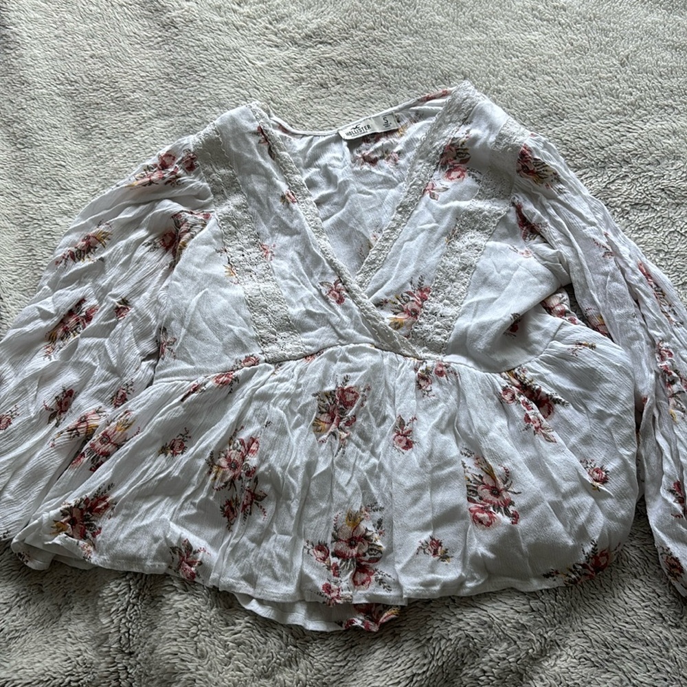 Hollister Long-sleeve Small Flower Blouse